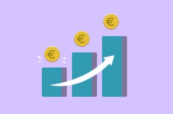 Illustration of a column graph, with Euro coins above each column. The columns get higher and there is a trend line showing improvements.